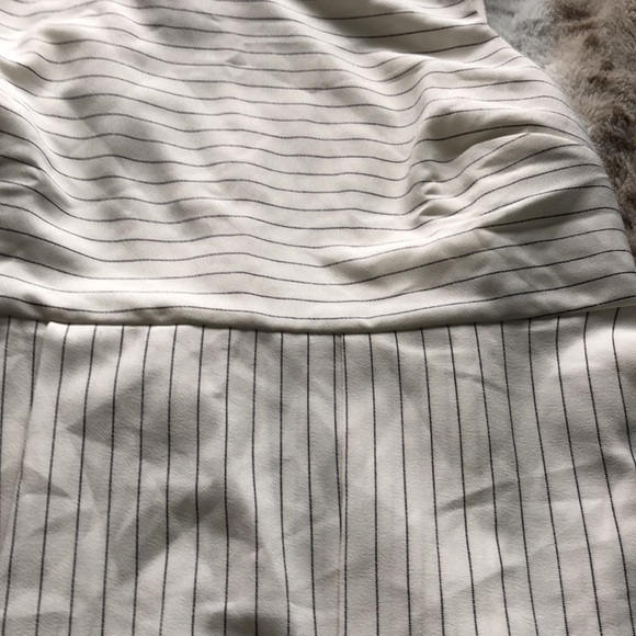 Elle Sleeveless Top - Picture 4 of 6